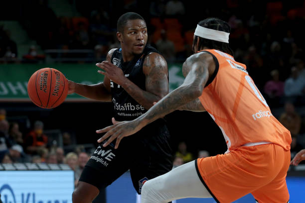 欢呼声往往 欢呼声往往