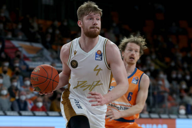 年轻选手带 年轻选手带